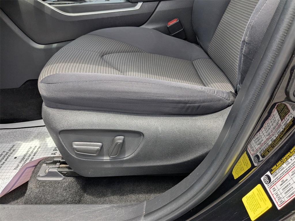 2023 Toyota Highlander LE photo 19