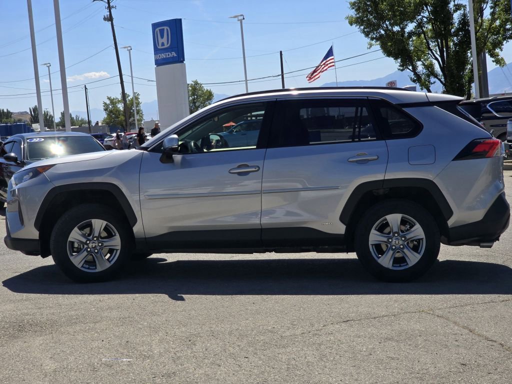 2022 Toyota RAV4 Hybrid LE photo 15