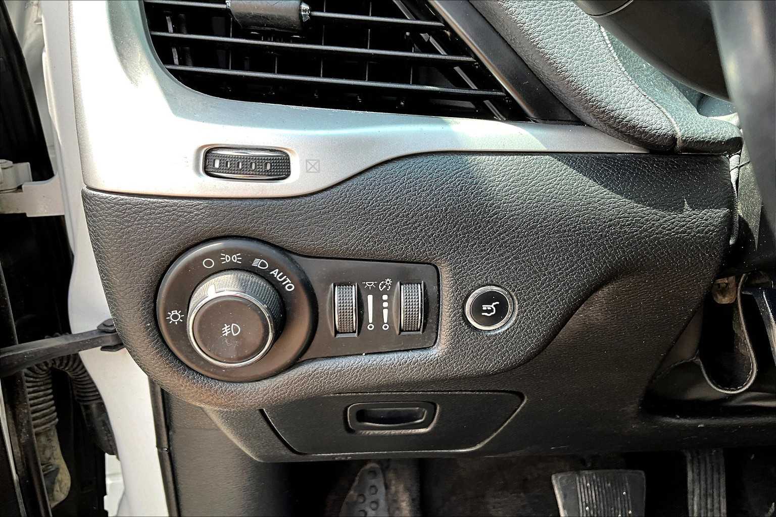 2017 Jeep Cherokee Latitude photo 30