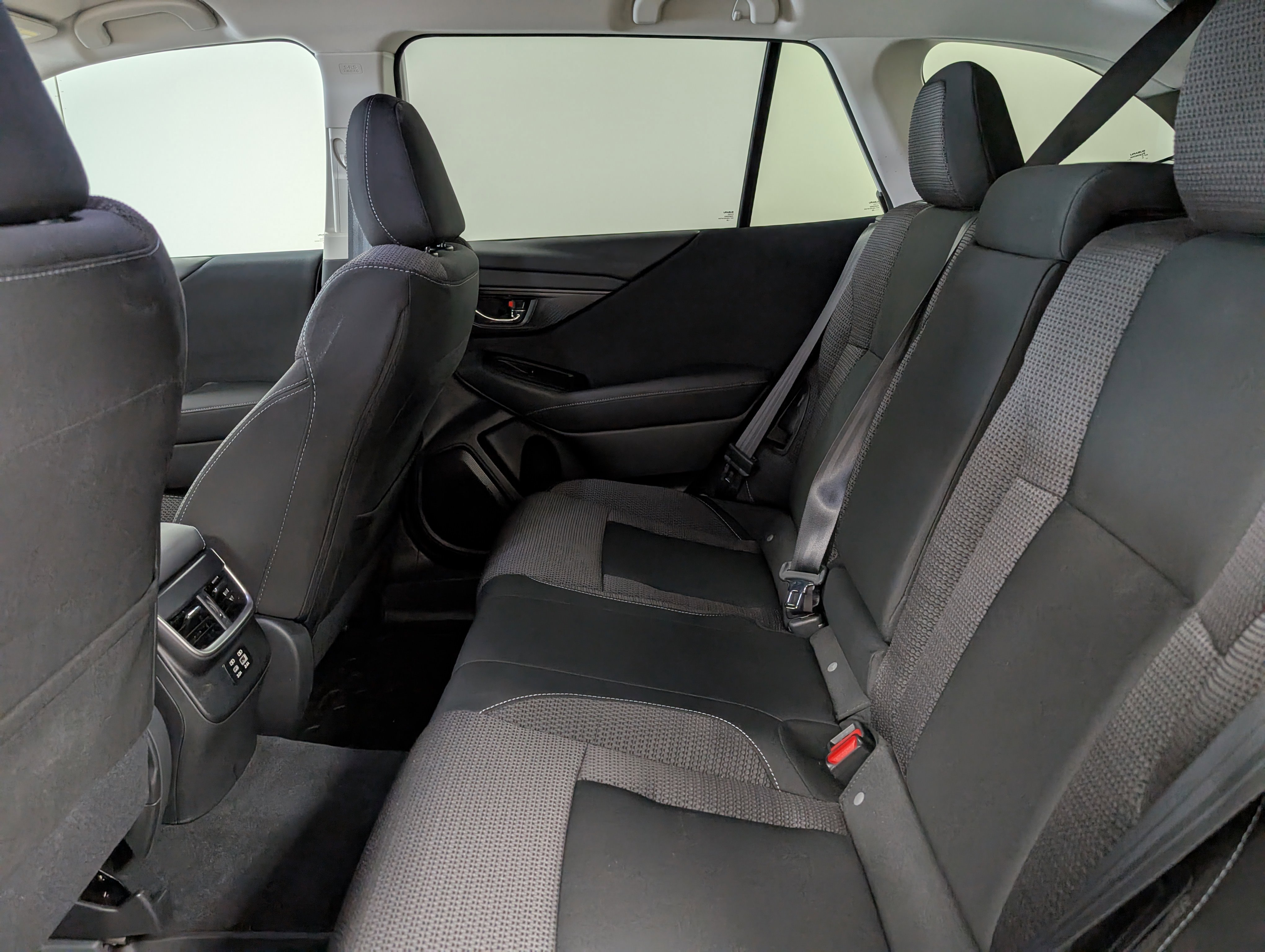 2025 Subaru Outback Premium photo 2