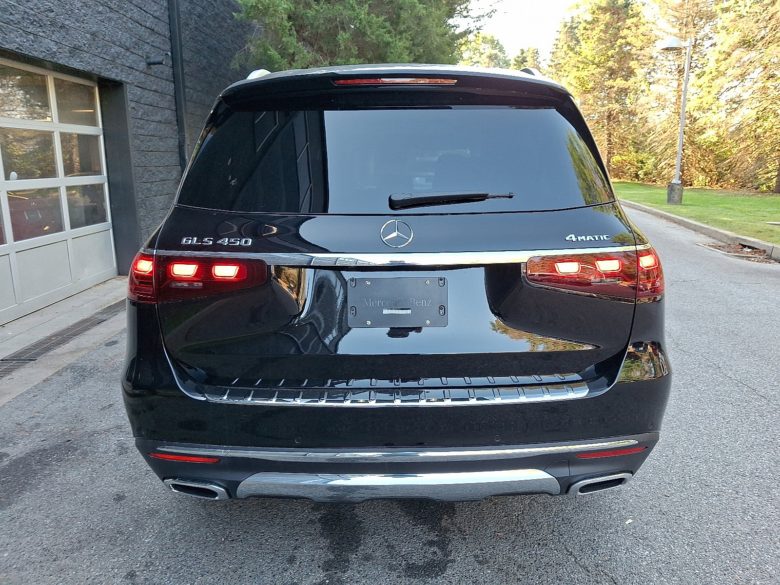 2026 Mercedes Benz GLS 450 4MATIC photo 4