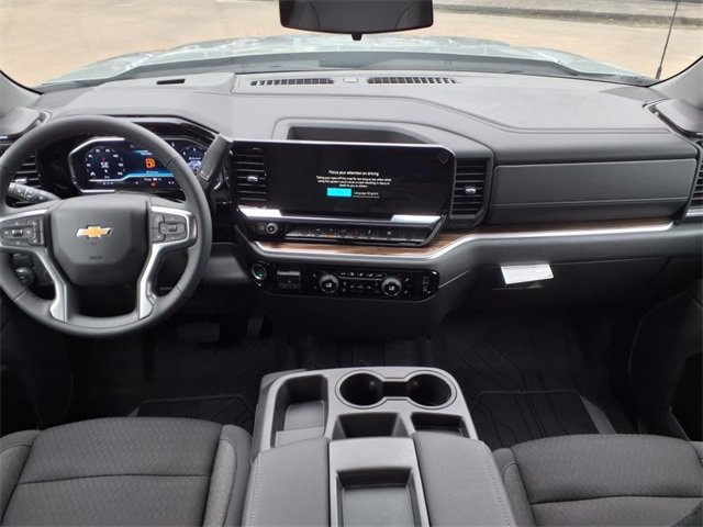 2025 Chevrolet Silverado 1500 LT photo 3