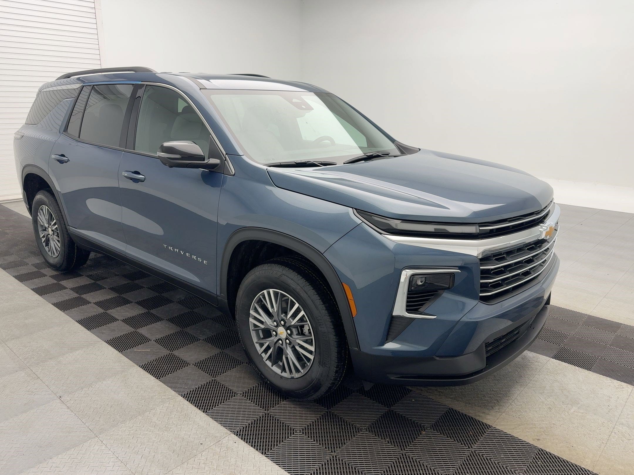 2026 Chevrolet Traverse photo 7