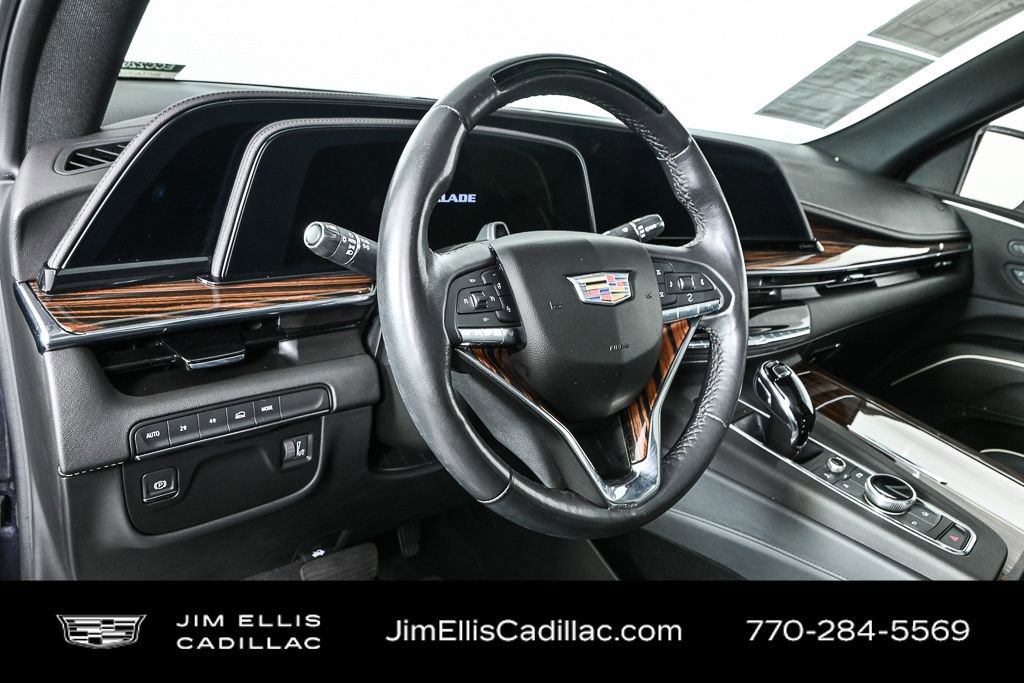 2023 Cadillac Escalade Premium Luxury photo 4