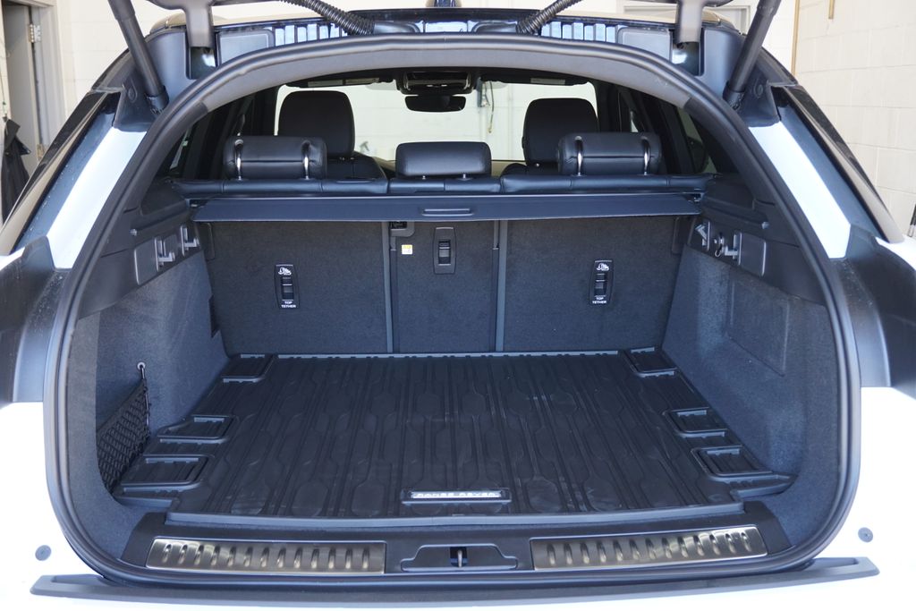 2026 Land Rover Range Rover Velar S photo 31