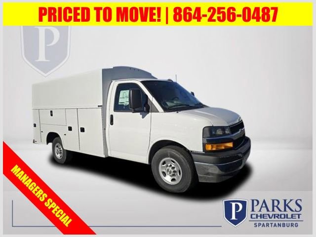 2025 Chevrolet Express Base's photo