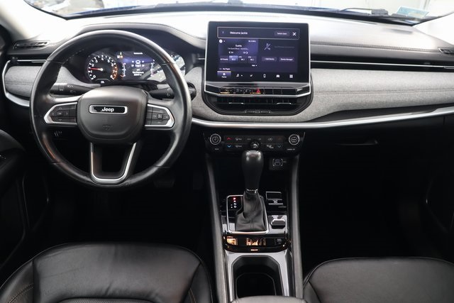 2022 Jeep Compass Latitude Lux photo 2