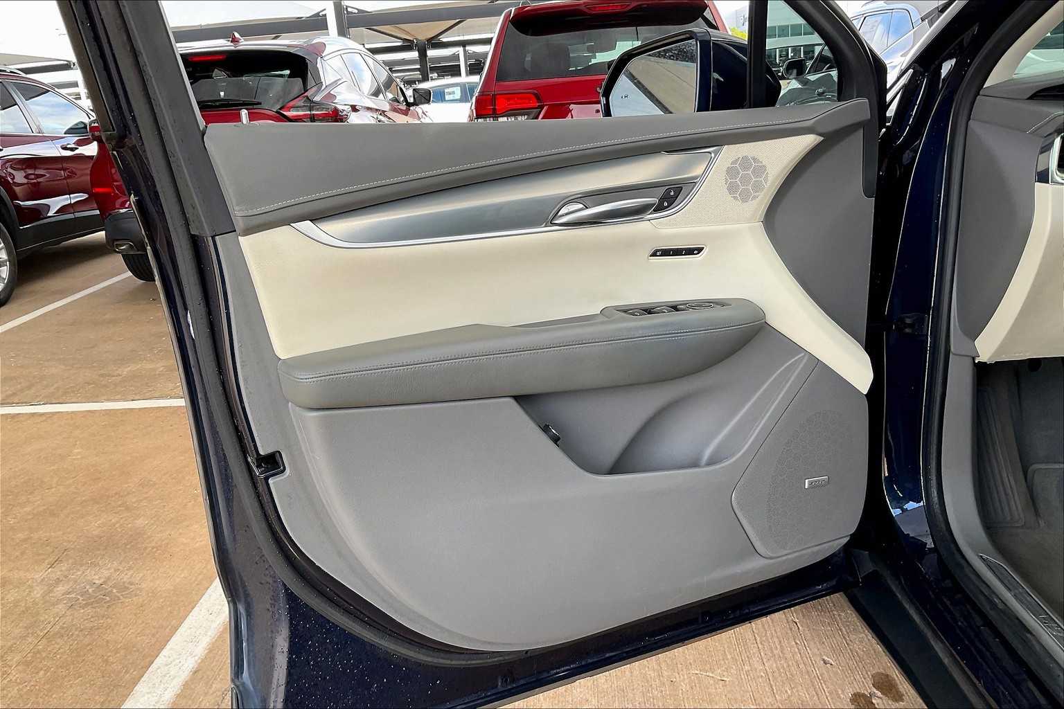 2017 Cadillac XT5 Luxury photo 19