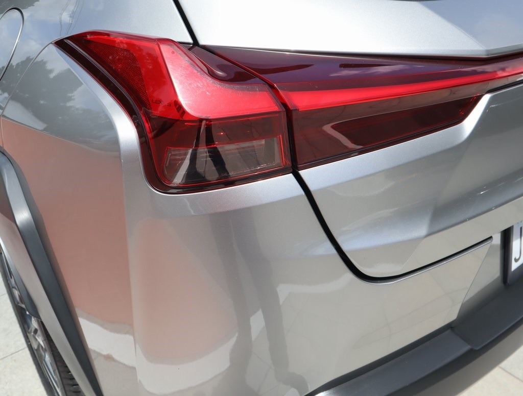 2020 Lexus UX 200 photo 16