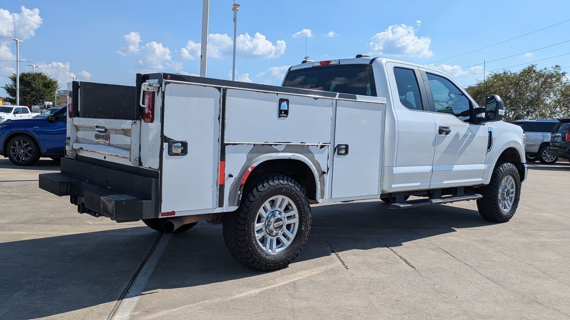 2022 Ford F-350 XL photo 3