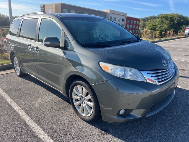 2013 Toyota Sienna photo 7