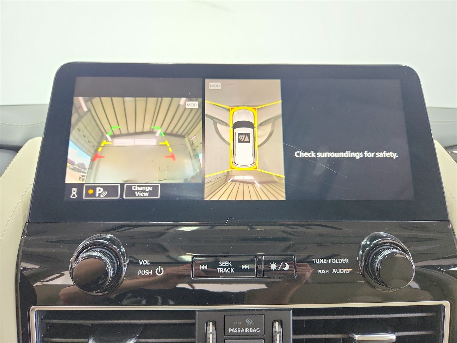 2023 Infiniti QX80 Luxe photo 25
