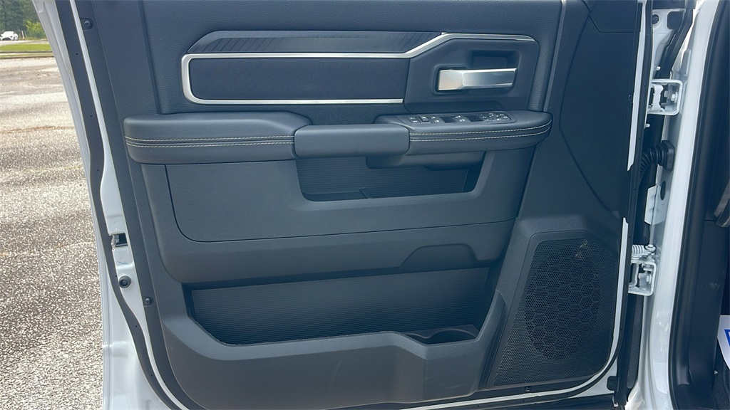 2025 Ram 3500 Big Horn photo 14