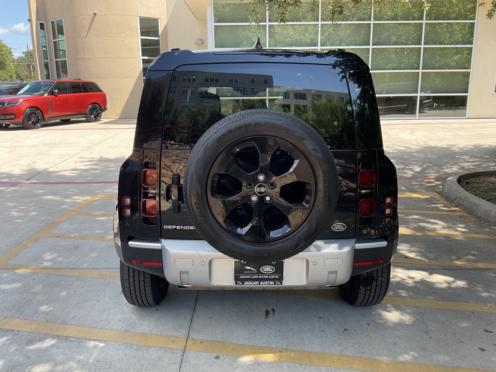 2022 Land Rover Defender 110 S photo 6
