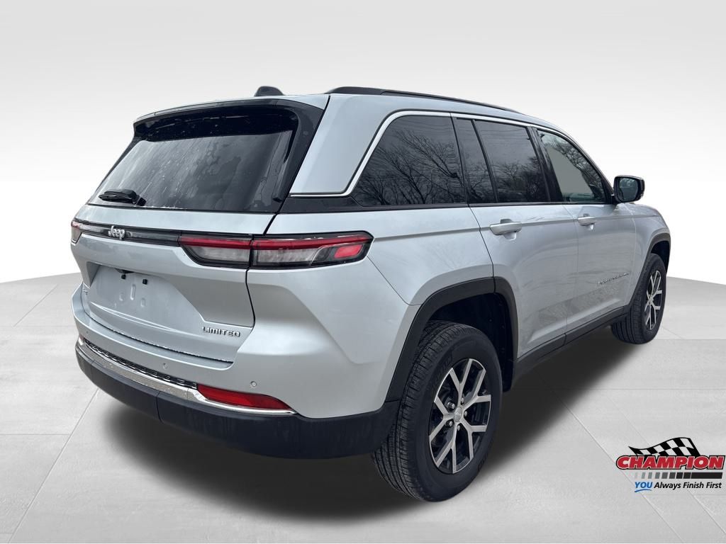 2024 Jeep Grand Cherokee Limited photo 4