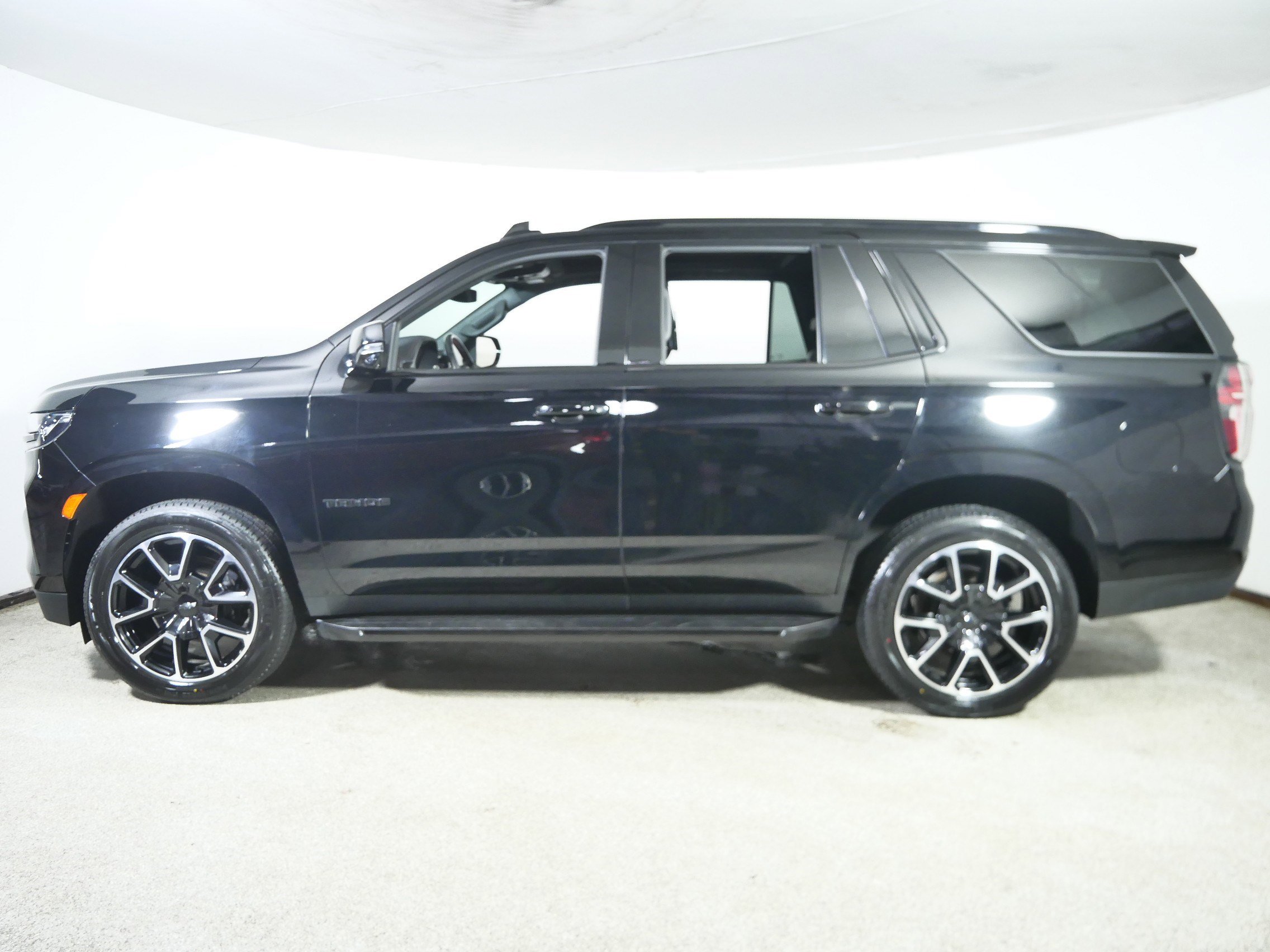 2021 Chevrolet Tahoe RST photo 4