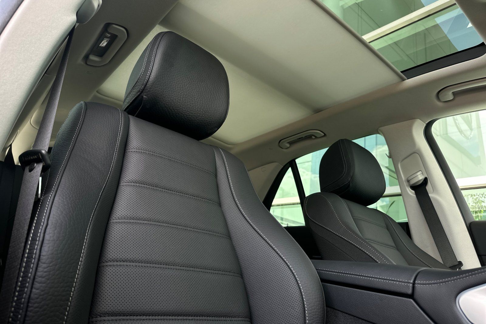 2026 Mercedes Benz GLE 450 4MATIC photo 2