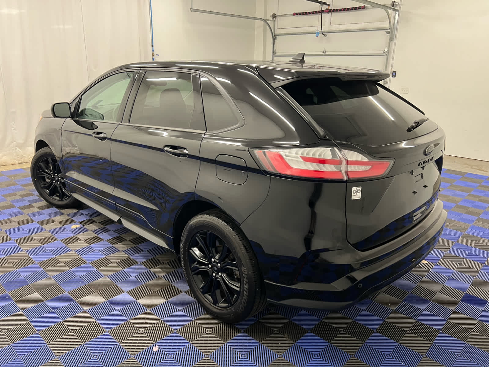 2024 Ford Edge SE photo 2