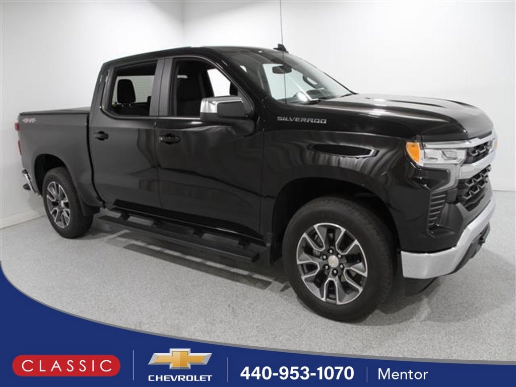 2024 Chevrolet Silverado 1500 LT's photo