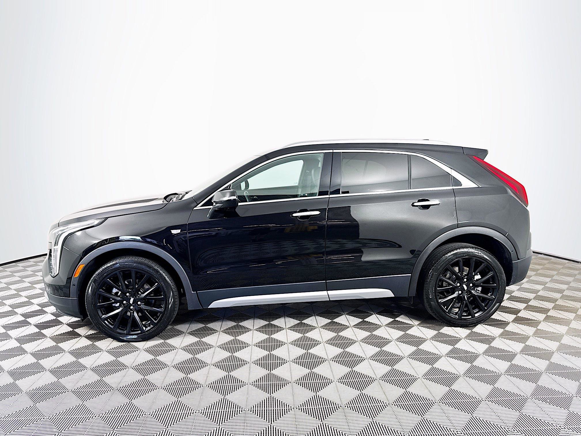 2022 Cadillac XT4 Premium Luxury photo 4