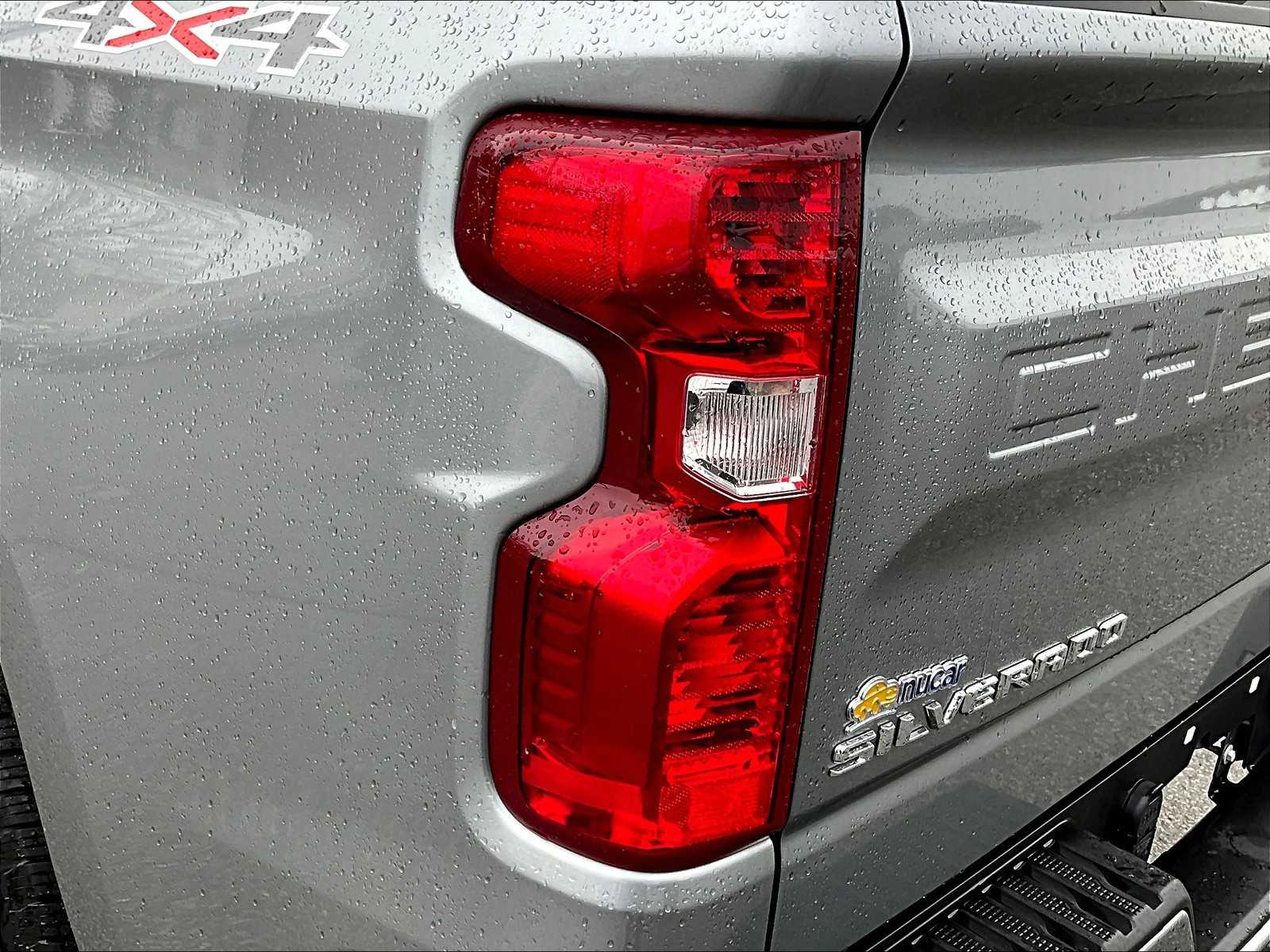 2024 Chevrolet Silverado 1500 Custom photo 30