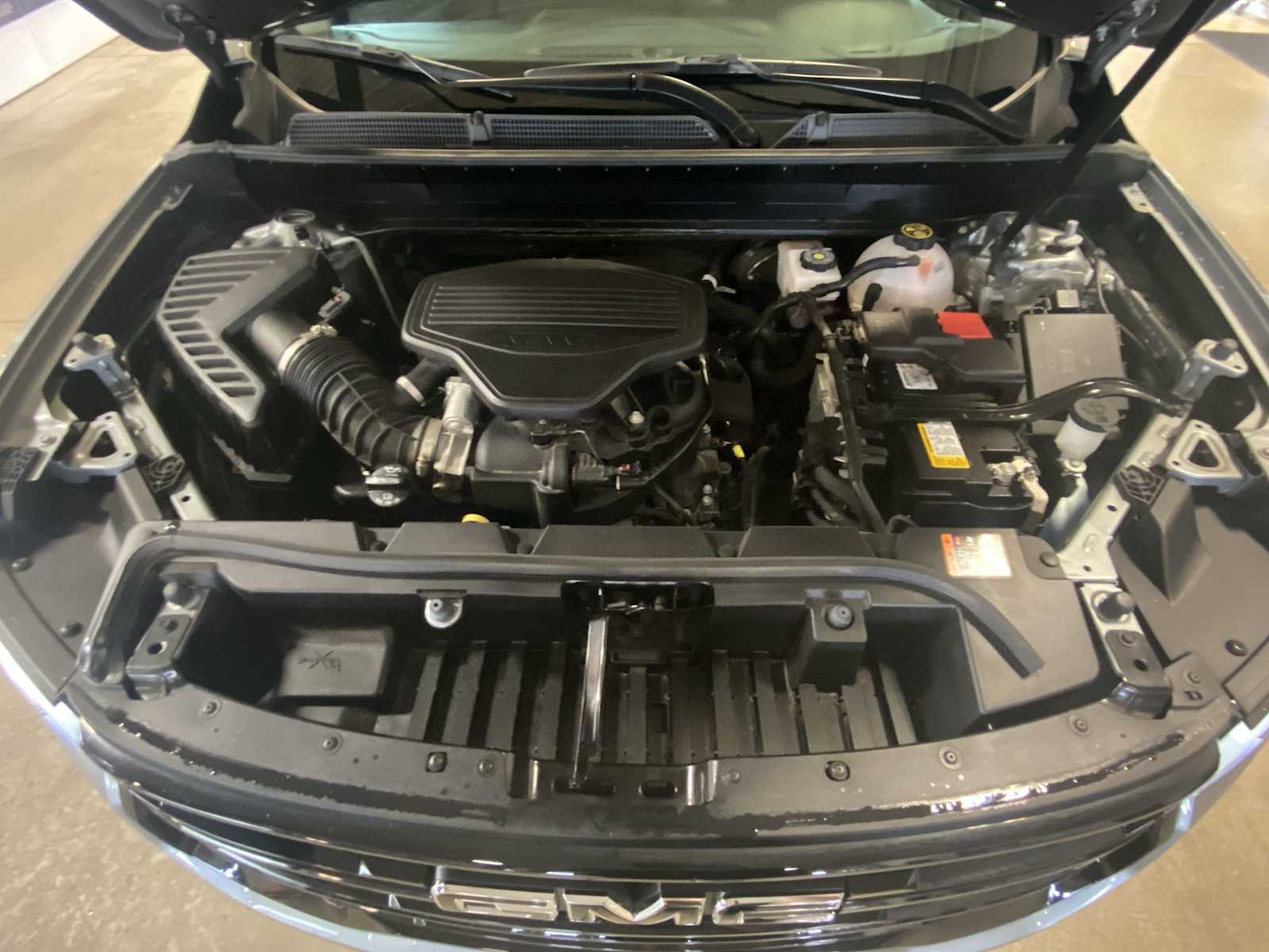 2023 Gmc Acadia SLT photo 30
