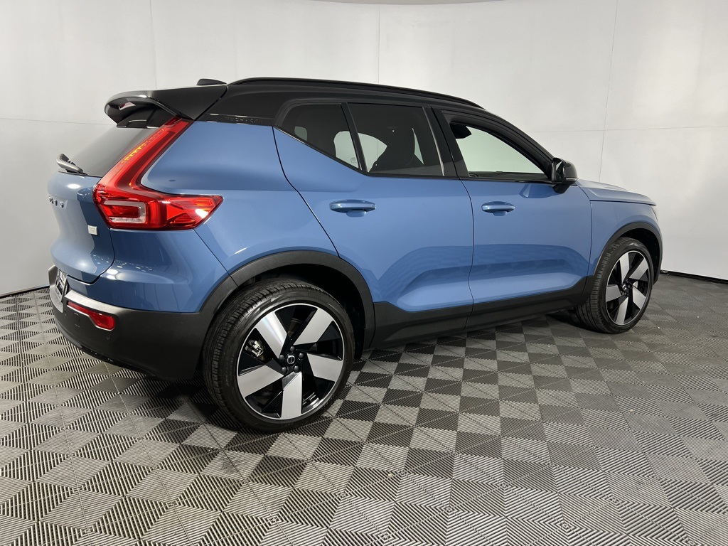 2023 Volvo XC40 Recharge Ultimate photo 4