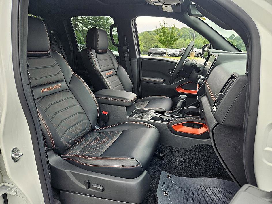 2025 Nissan Frontier Crew Cab PRO-4X photo 14