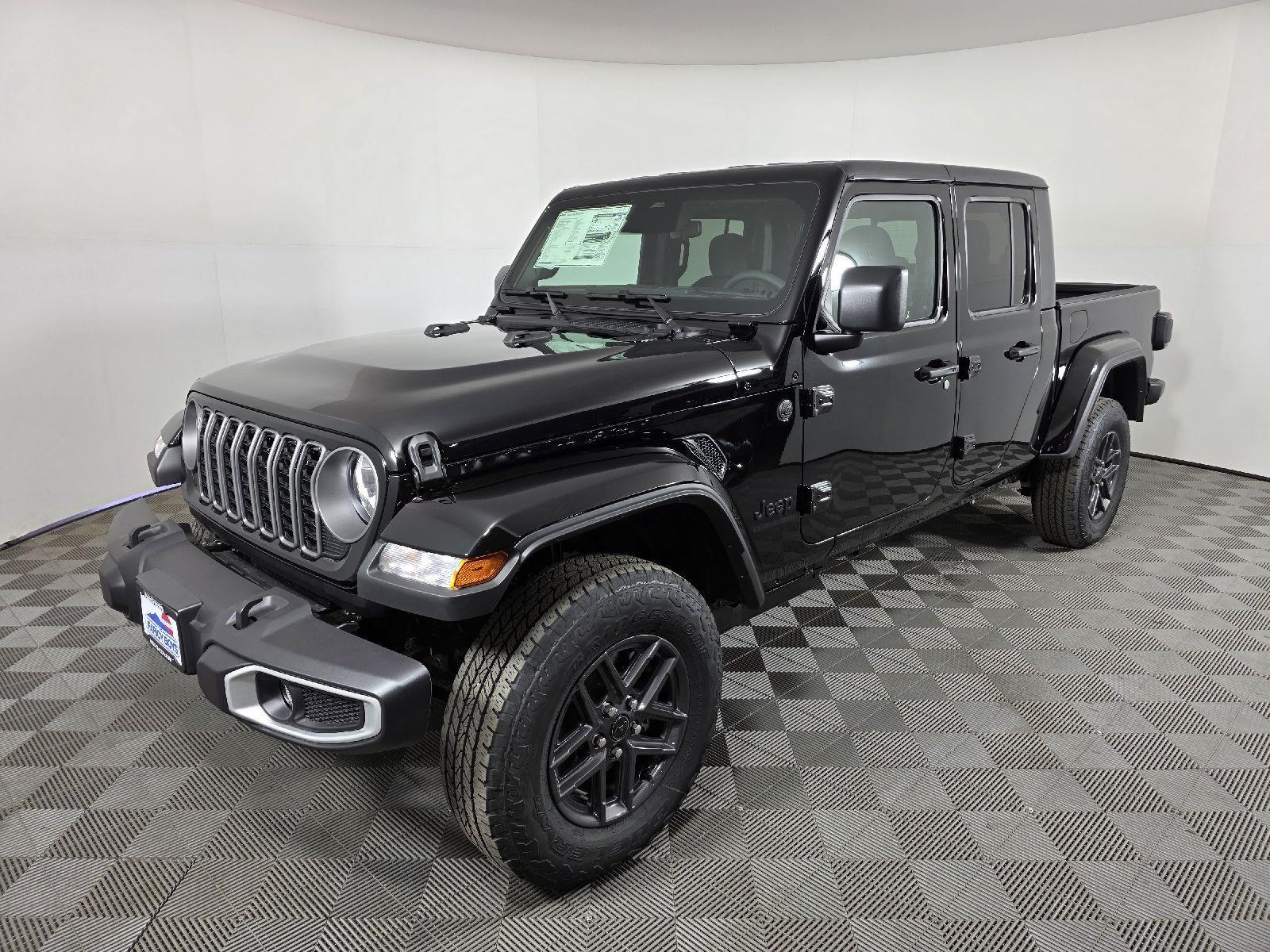 2026 Jeep Gladiator Sport S's photo