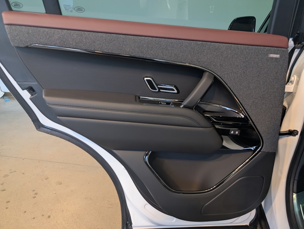 2025 Land Rover Range Rover Sport SE photo 20