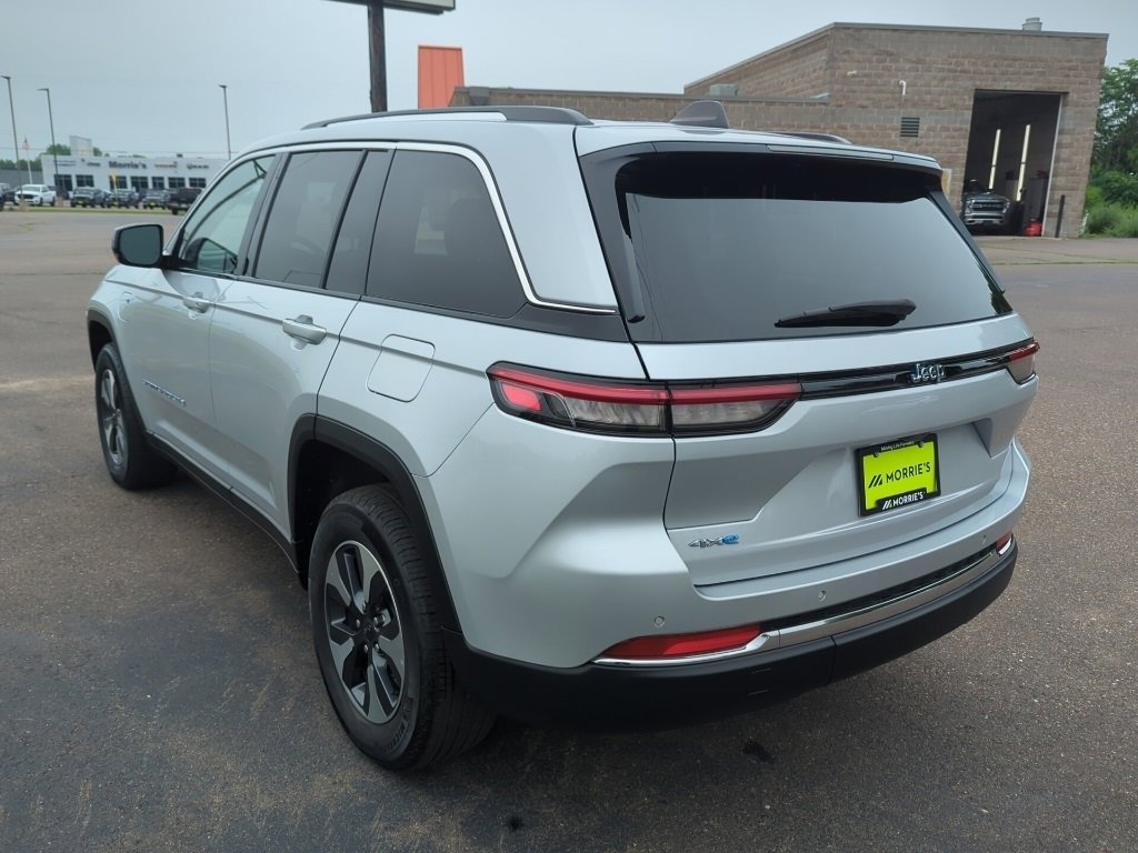 2023 Jeep Cherokee 4xe Sport photo 4