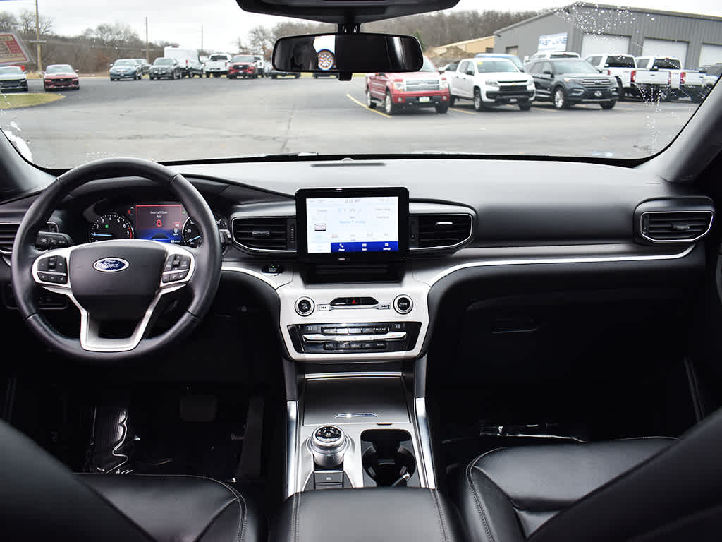 2020 Ford Explorer XLT photo 3