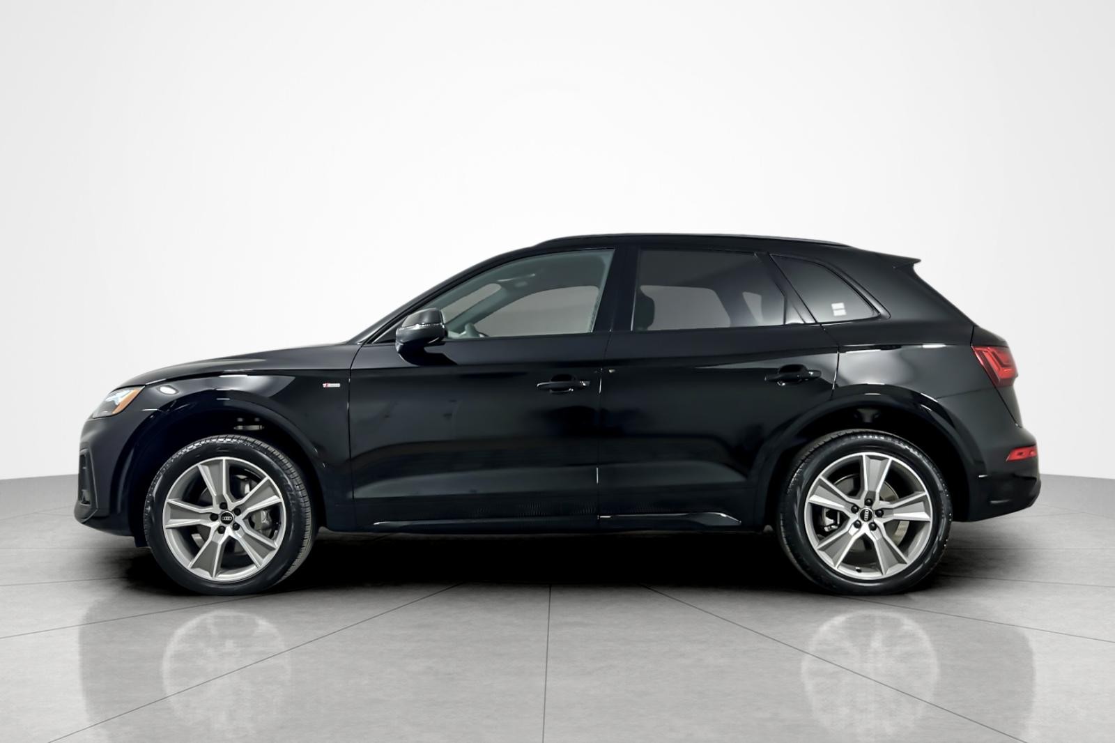 2025 Audi Q5 S line Premium 45 TFSI photo 2
