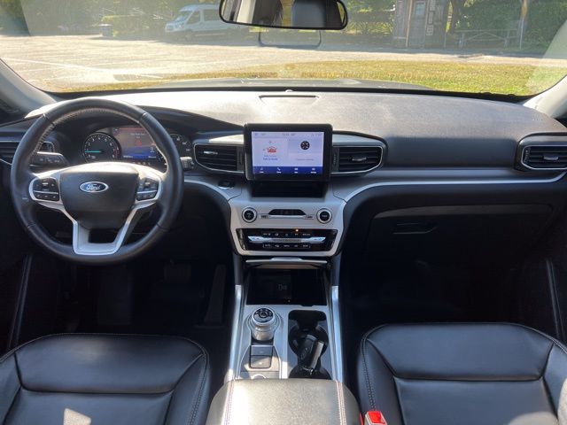 2023 Ford Explorer XLT photo 35