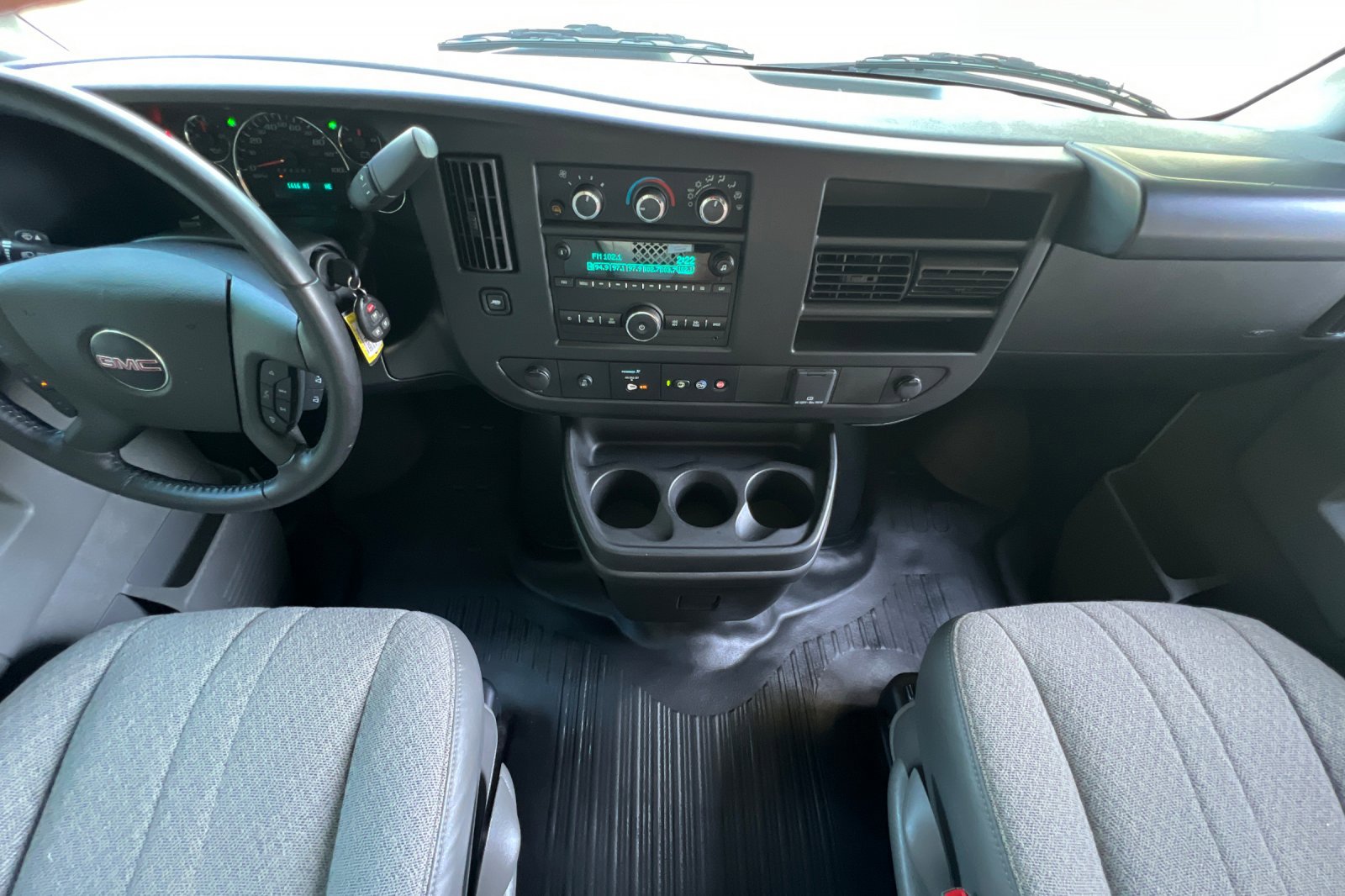 2023 Gmc Savana Cargo 2500 photo 10