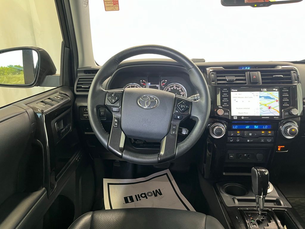 2020 Toyota 4Runner SR5 Premium photo 18