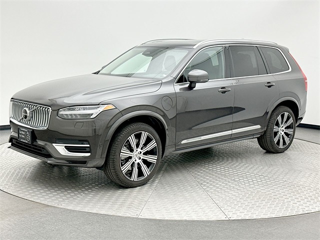 2023 Volvo XC90 Plus's photo