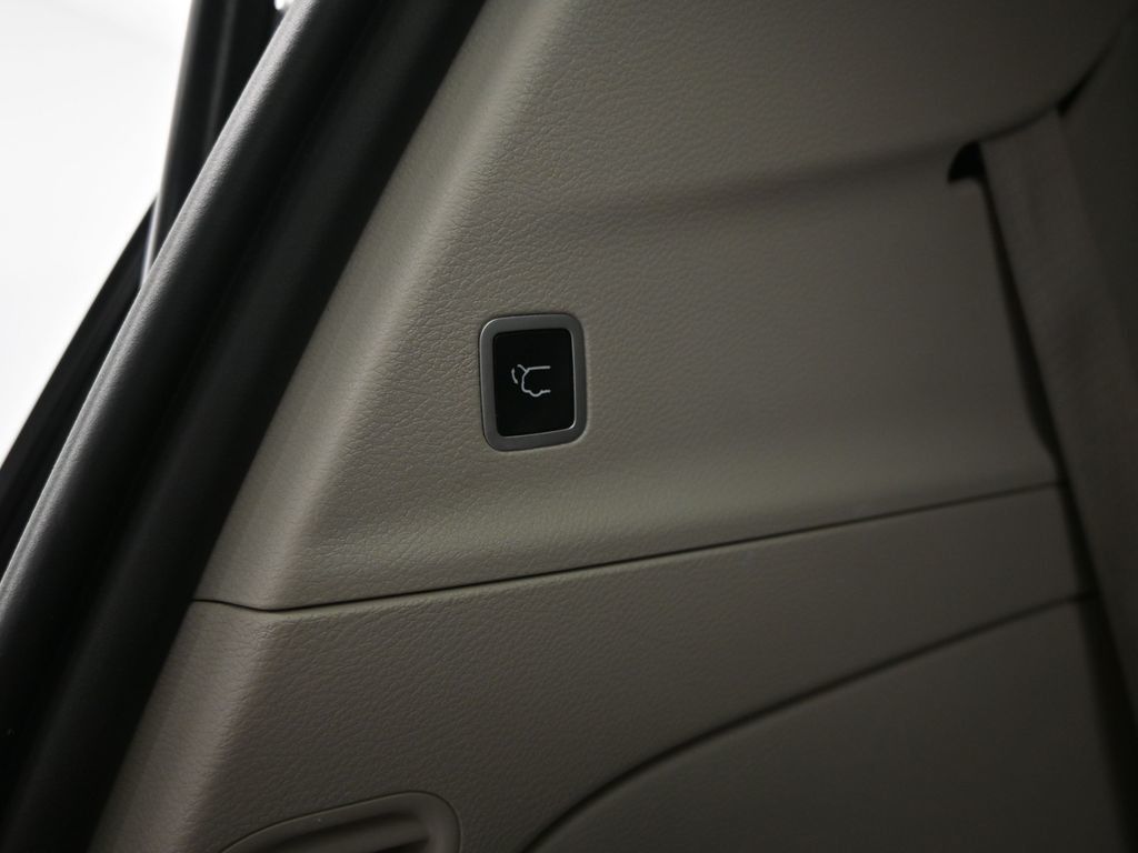 2021 Chrysler Pacifica Touring L photo 8