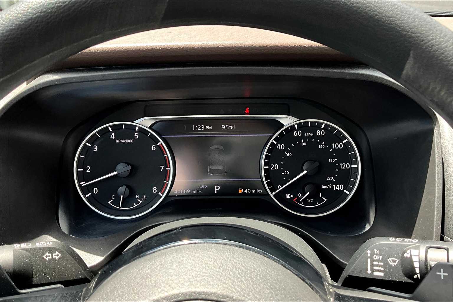 2023 Nissan Rogue SV photo 23