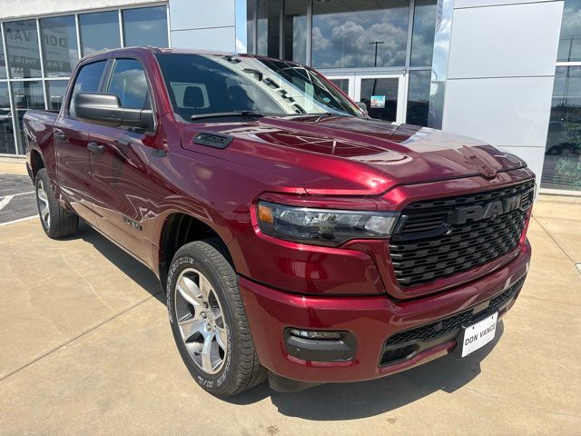 2025 Ram 1500 Tradesman photo 3