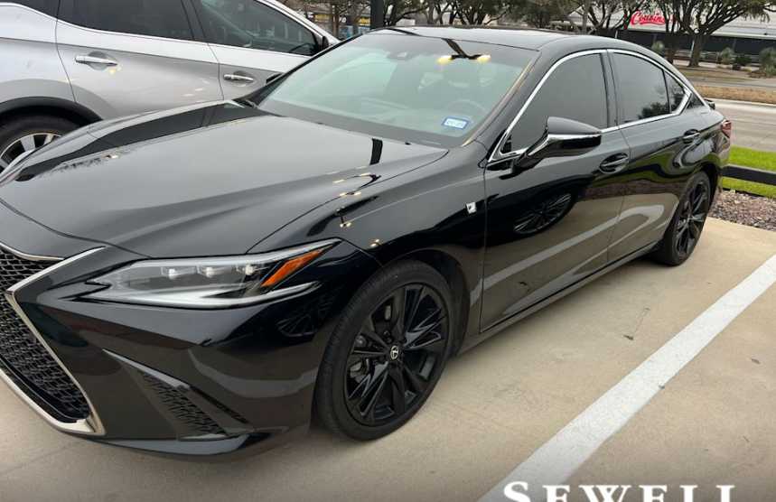 2022 Lexus ES F SPORT's photo