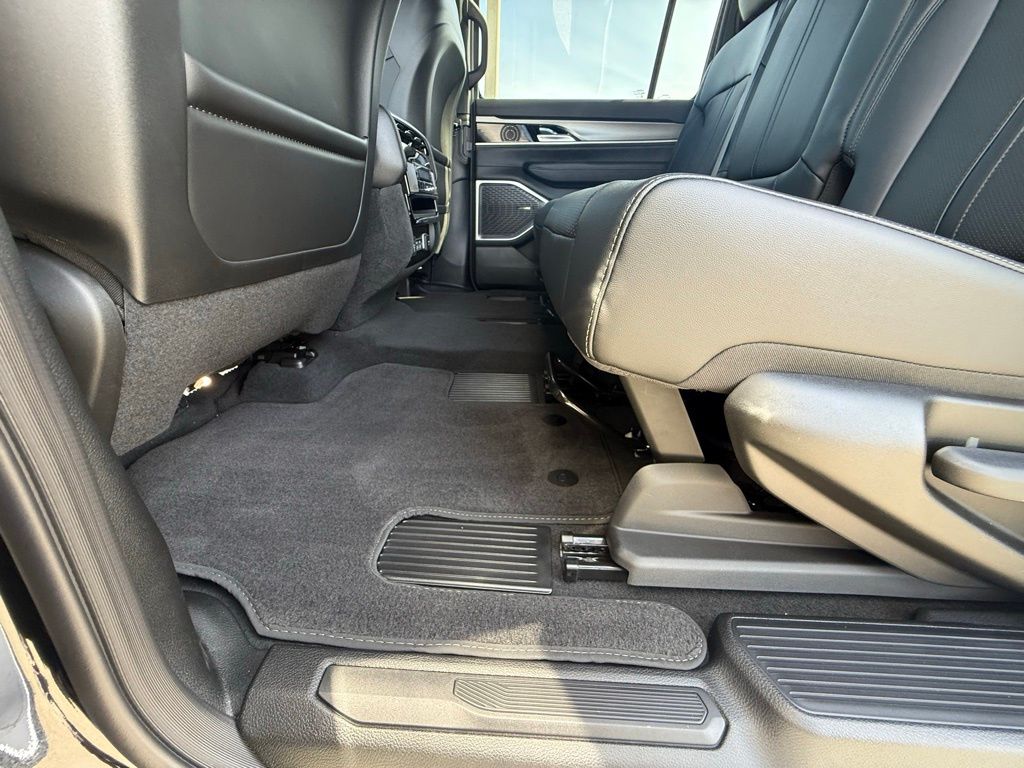 2025 Jeep Wagoneer L Base photo 20