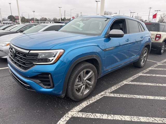 2024 Volkswagen Atlas Cross Sport SEL R-Line's photo