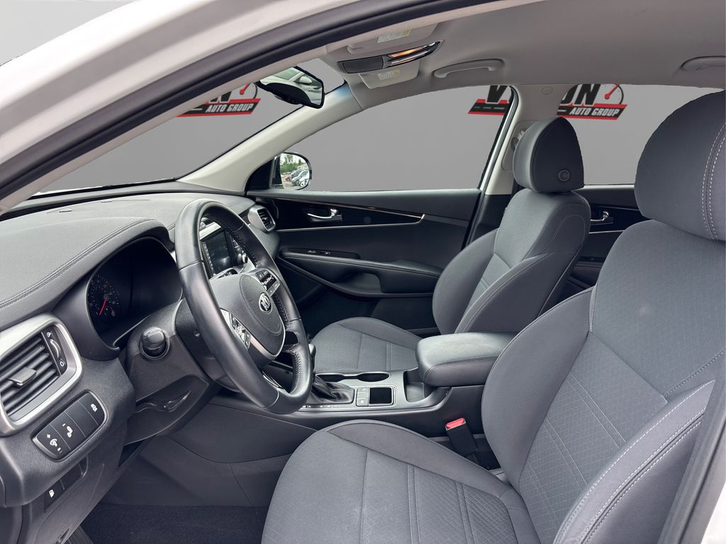 2019 Kia Sorento LX photo 8