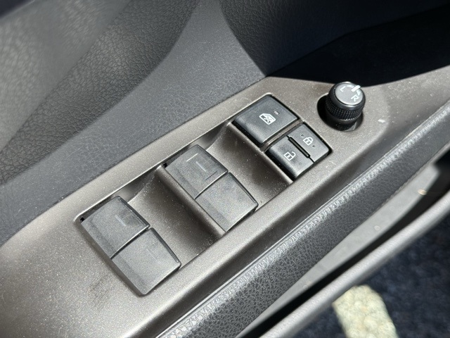 2021 Toyota Camry Hybrid SE photo 6