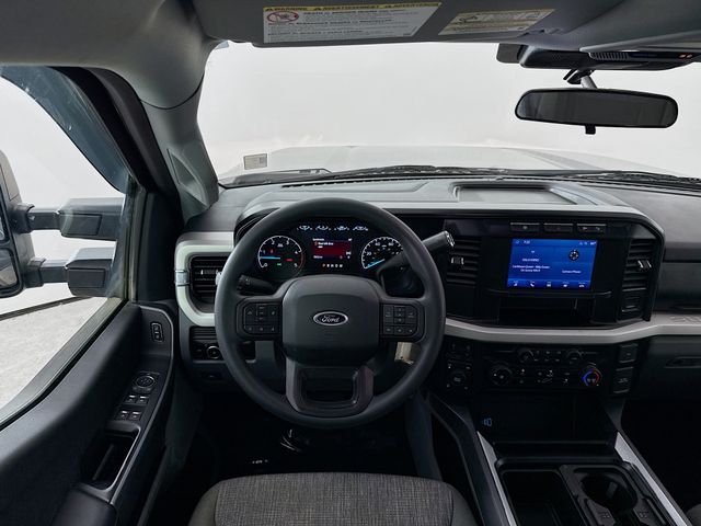 2024 Ford F-350 XLT photo 19