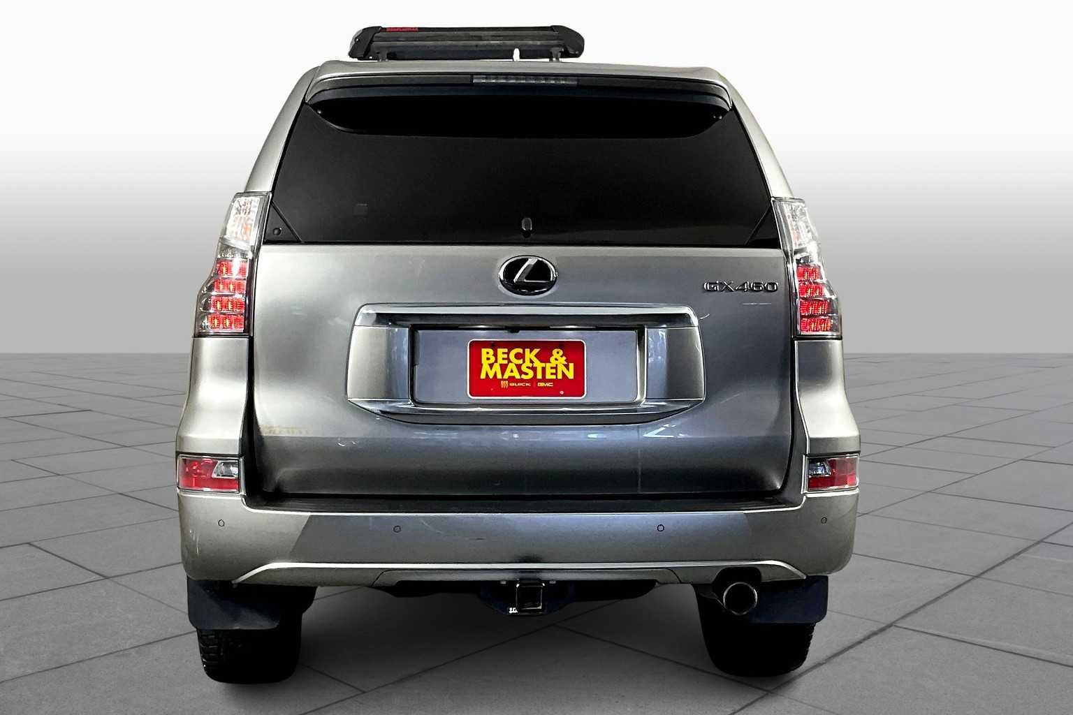 2020 Lexus GX 460 Premium photo 3