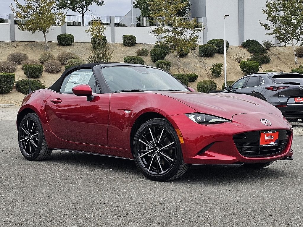 2025 Mazda MX-5 Miata Miata Grand Touring photo 2