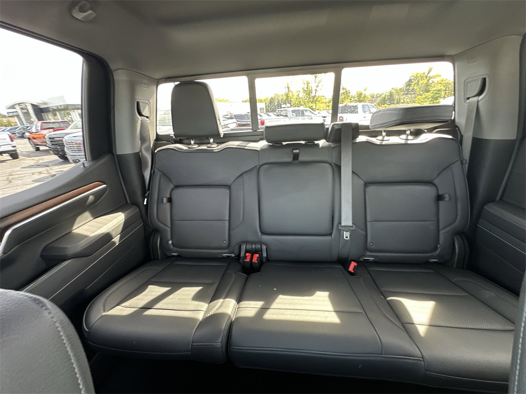 2025 GMC SIERRA - Image 17