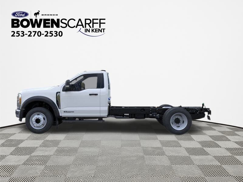 2025 Ford F-600 photo 3